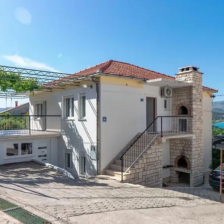 House Eva & Ema Holiday home